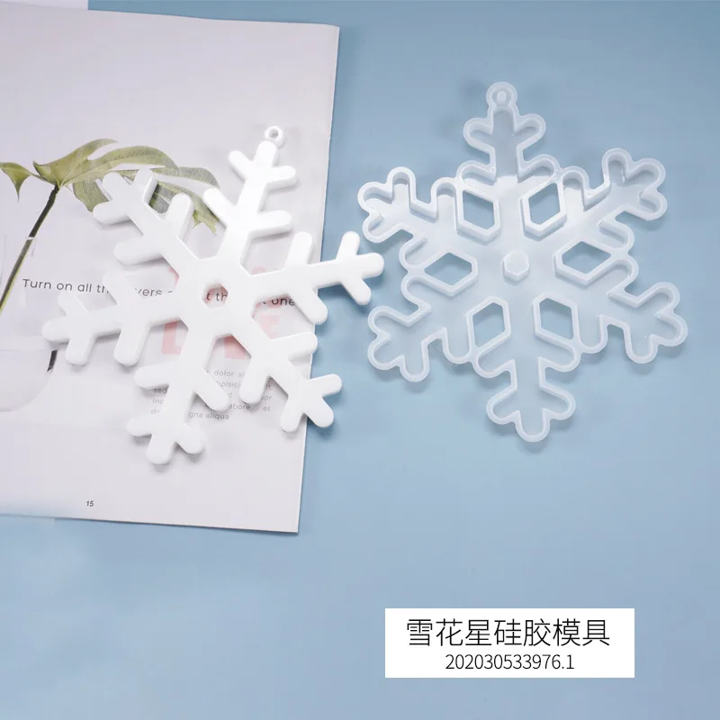 DIY Resin Crystal Snowflake Listing Christmas Epoxy Mold Snow Keychain Pendant Jewelry Decorative Silicone Mirror Resin Mold