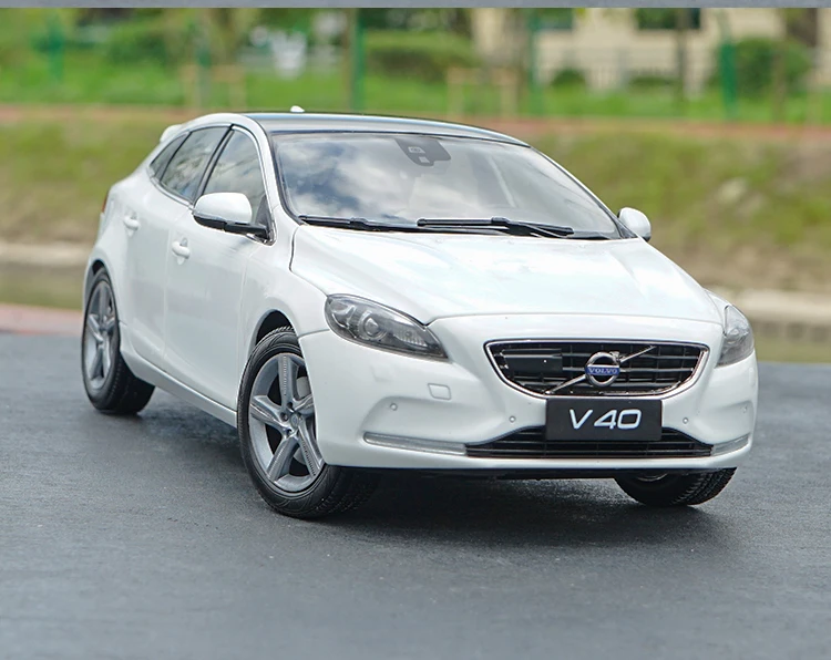 1:18 высокое тщательное VOLVO V40 сплав модель автомобиля статические металлические модельные автомобили с оригинальной коробкой