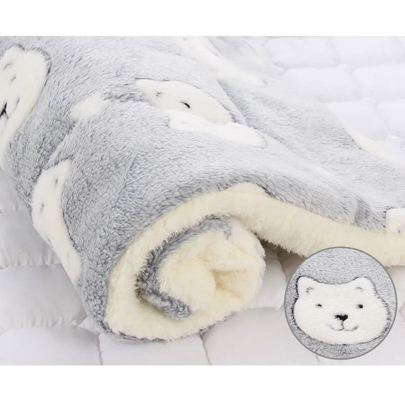 Мягкий теплый коврик для кровати для собаки из кораллового флиса, чехол для кровати для кошки, подушка для щенка с принтом звезды, зимнее теплое одеяло для собаки, кровати для домашних животных для собачек-Мопсов - Цвет: Gray Bear