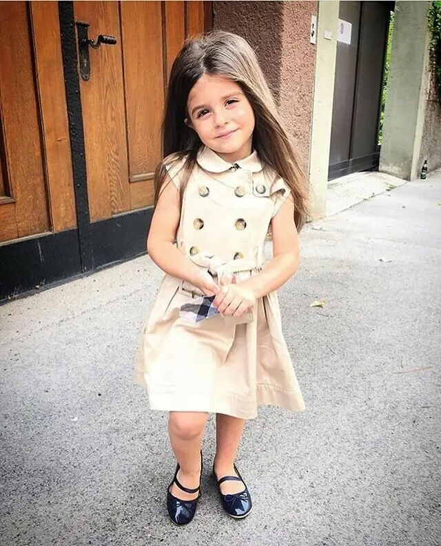 Модное платье принцессы без рукавов с декоративными пуговицами для маленьких девочек, детское праздничное платье для девочек, уличная одежда