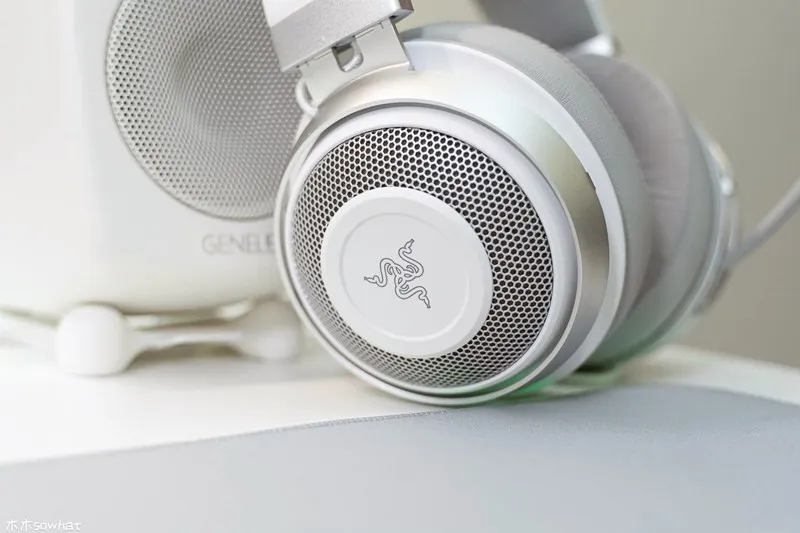 Original Razer KRAKEN V2 Mercury wired gaming