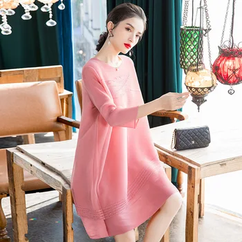 

Pleated Loose Large Dress 2020 Spring New Women's Beaded Embroidered Dress