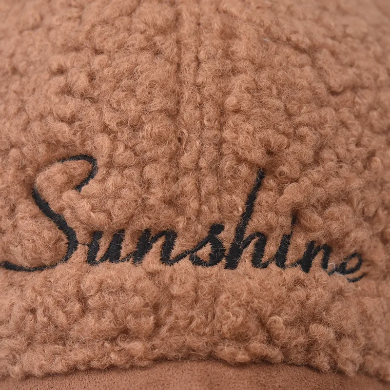 Рисунок 6 - Бейсболка из овечьей шерсти