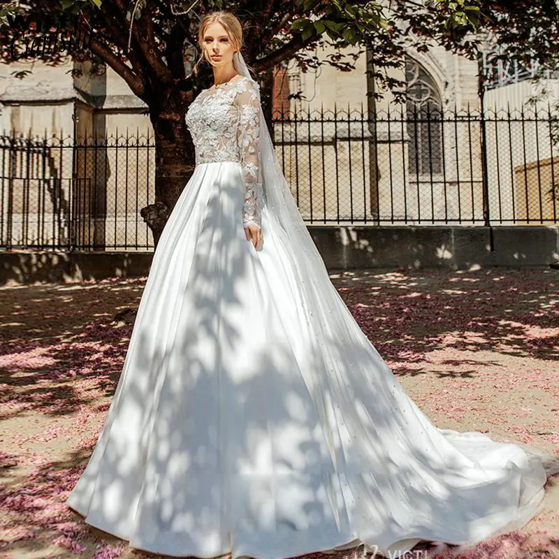 

Gorgeous Boat Neck Illusion Top Backless Country Wedding Dress Long Sleeve Appliques Lace Beading Sashes Bridal Wedding Dresses