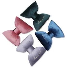 Автомобильные принадлежности четыре сезона универсальный бант милое плюшевое обитое сиденье вышивка подголовник для шеи подголовник автомобиля