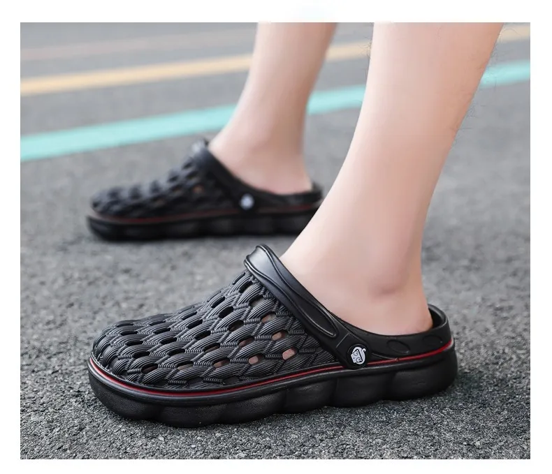 Hot sale 2023 Men Women Slippers Outdoor Sandals Home Garden Comfy Unisex Fashion Beach Clogs Beach Water Shoes Zapatos Hombre