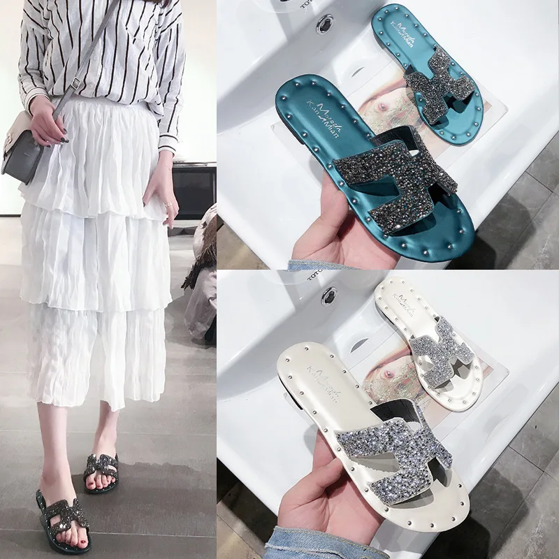 Летние новые стильные сандалии со стразами на плоской подошве; блестящие декоративные шлепанцы в Корейском стиле; Baitao Net; красные женские шлепанцы; пляжная обувь