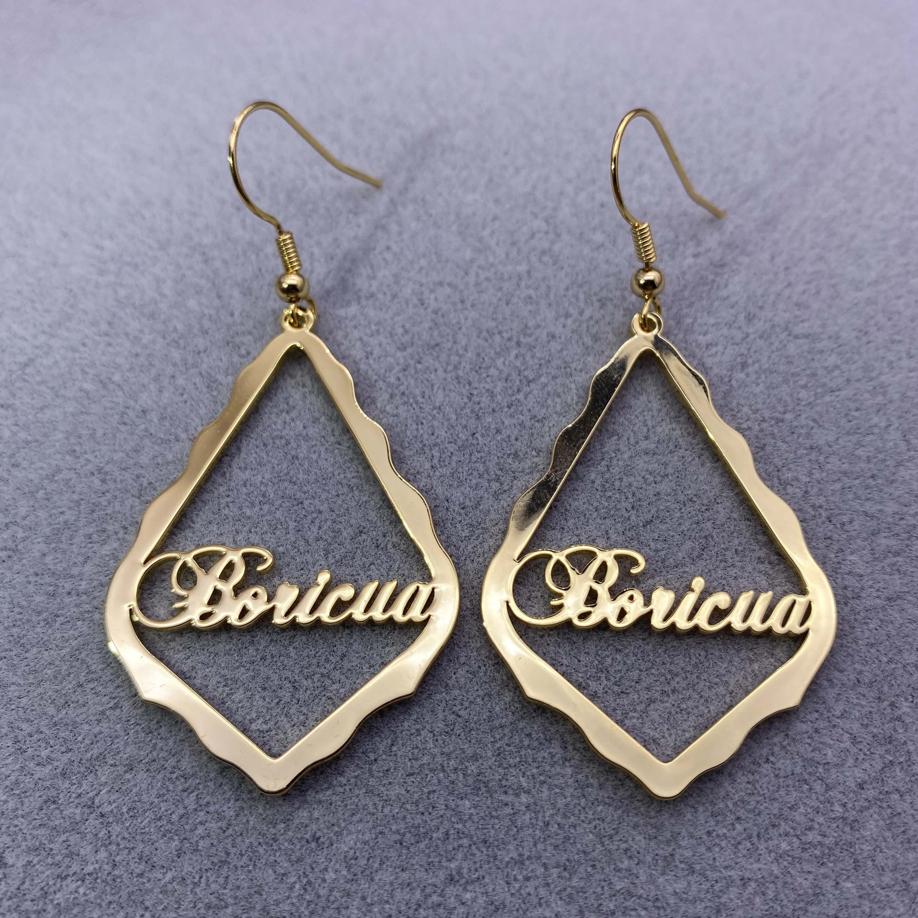 Noelia Personalized Custom Name Earrings for Womens Girls Gold Plated Customized Drop Earrings Rhombus Pendant Jewelry серьги серьги гвоздики самой милой 6х6 5 см