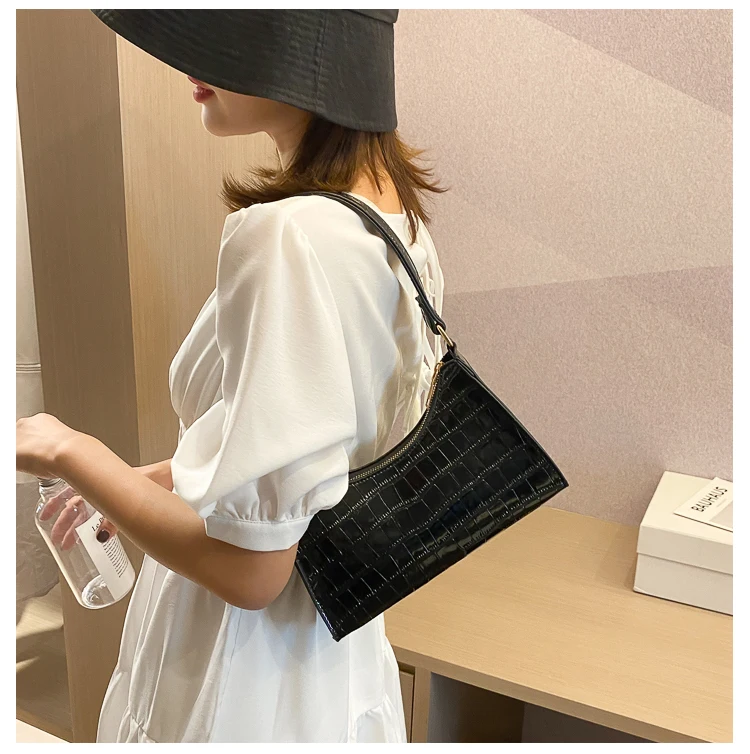Retro Totes Bags For Women 2022 Trendy Vintage Handbag Female Small Subaxillary Bags Casual Retro Mini Shoulder Bag