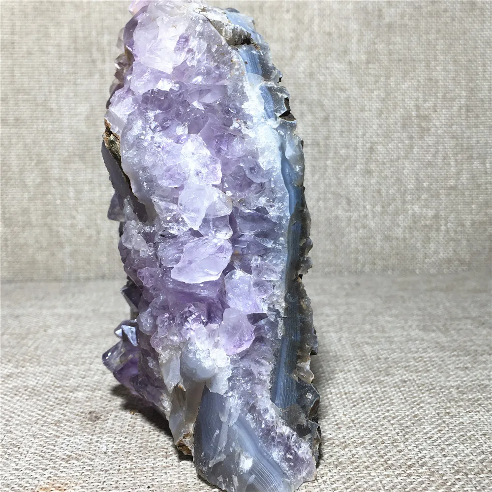 natural Agate geode quartz crystal specimen Home furnishing decoration stone and crystal Reiki healing amethyst natural Agate geode quartz crystal specimen Home furnishing decoration stone and crystal Reiki healing amethyst