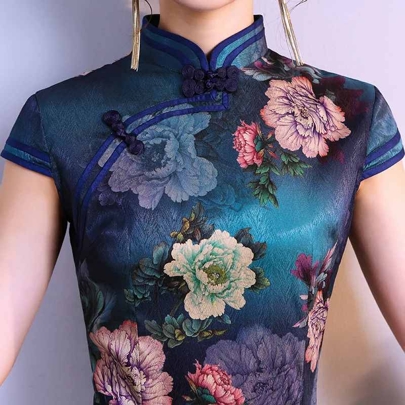 Стиль рекомендуется имитация шелковой ткани Cheongsam короткий рукав Весна Лето Стенд воротник Мода молодой повседневной жизни Cheongsam