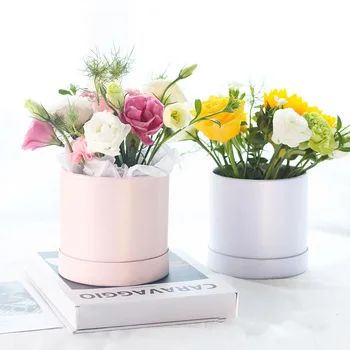 

Round Flower Paper Boxes Lid Hug Florist Flower Hold The Bucket Gift Packaging Box Gift Candy Bar Party Wedding Gift Storage Box