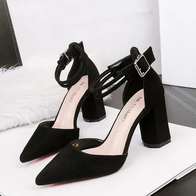 best hiking shoes for wide feet womens