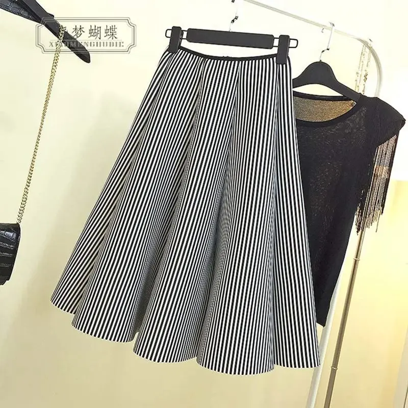 

2022 Spring New Winter Women Skirts Stripe Women Fashion Skirts