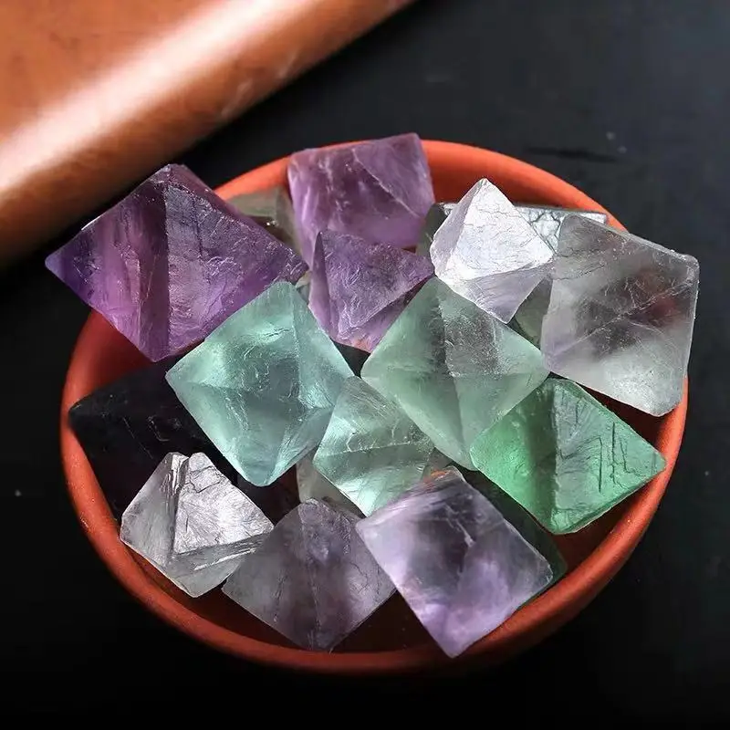 Fluorite octahedron (4)