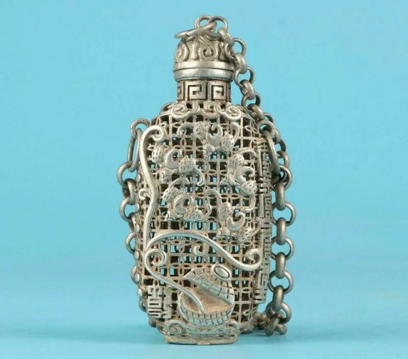 

UNIQUE CHINA TIBET SILVER SNUFF BOTTLE PENDANT HOLLOWED-OUT LOTUS MASCOT HOME s