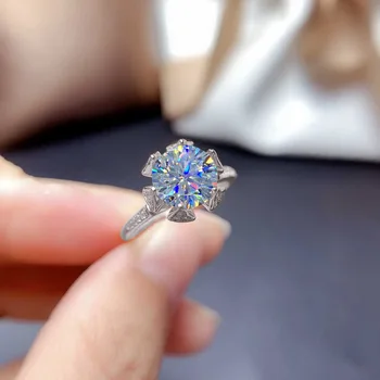 Nuovo anello in argento Sterling 925 micro-intarsiato 2 carati simulazione scintillante anello Moissanite donna fascino gioielli regalo di fidanzamento