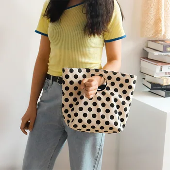 

2020 new retro fashion wild portable round hole casual shopping retro polka dot canvas bag designer bags messenger bag