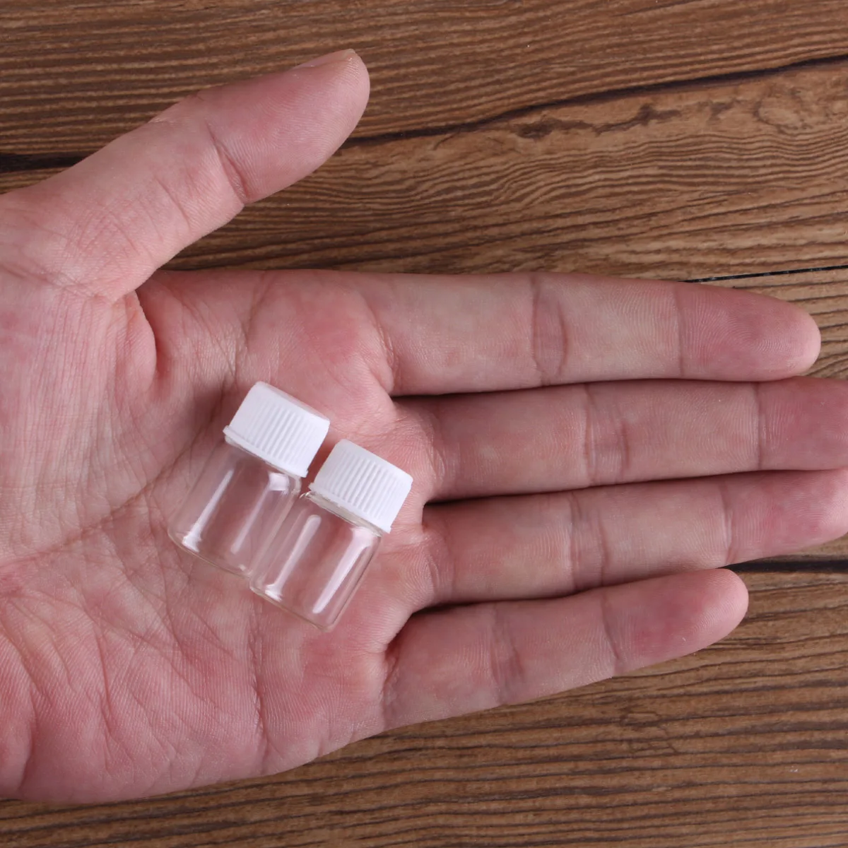 wholesale 100 pieces 2ml 16*26mm Empty Glass Bottles with White Plastic Caps Mini Glass Bottles Tiny Jars Vials