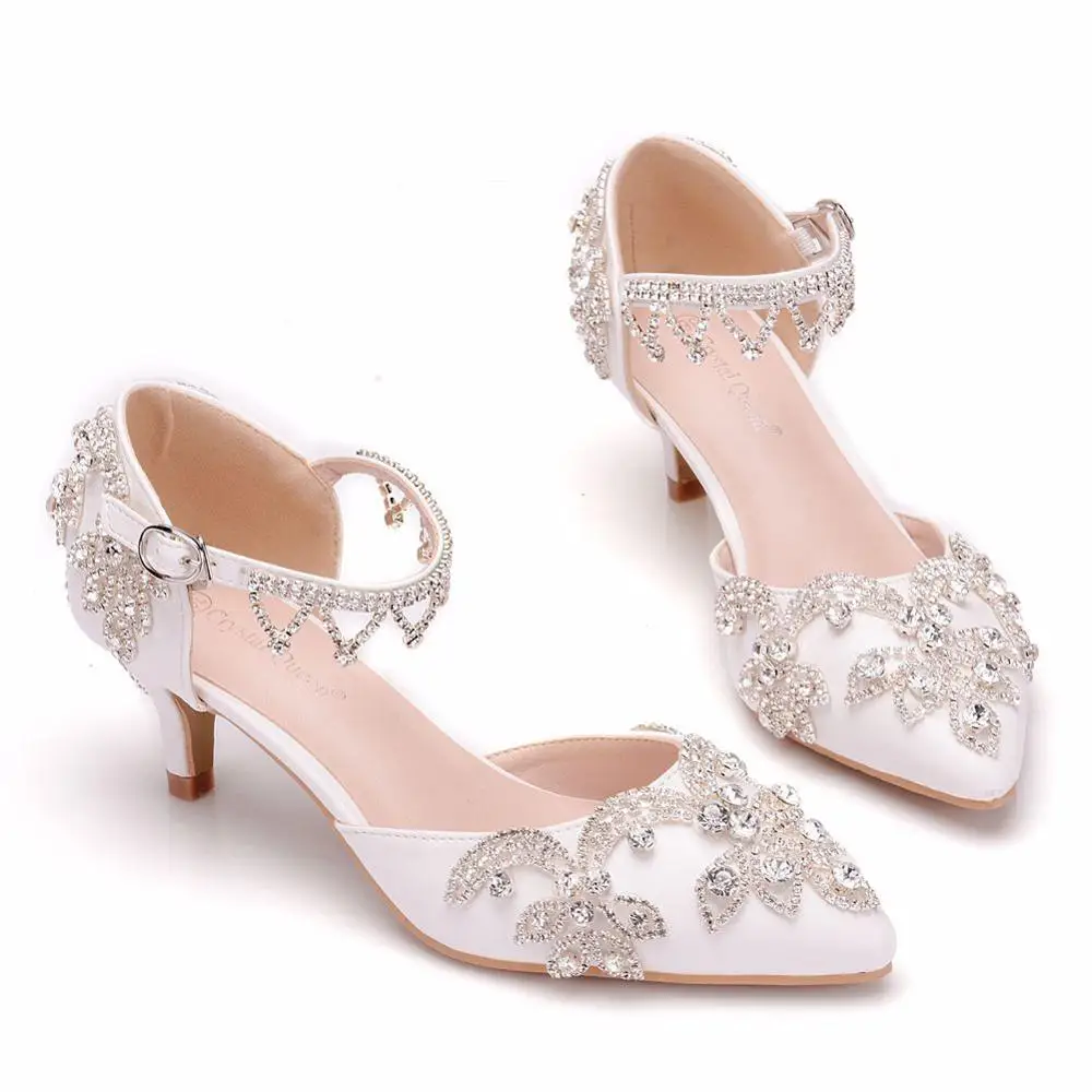 

2019 new white rhinestone stiletto pointed fringed sandals short with low heel large size sandals crystal wedding shoes