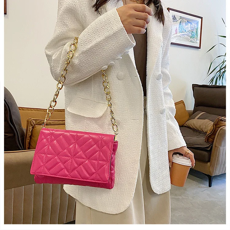 Branded Women's Shoulder Bags 2021 Metal Thick Chain Quilted Designer Purses And Handbag Women Clutch Bags Ladies Striped bag Branded Women's Shoulder Bags 2021 Metal Thick Chain Quilted Designer Purses And Handbag Women Clutch Bags Ladies Striped bag