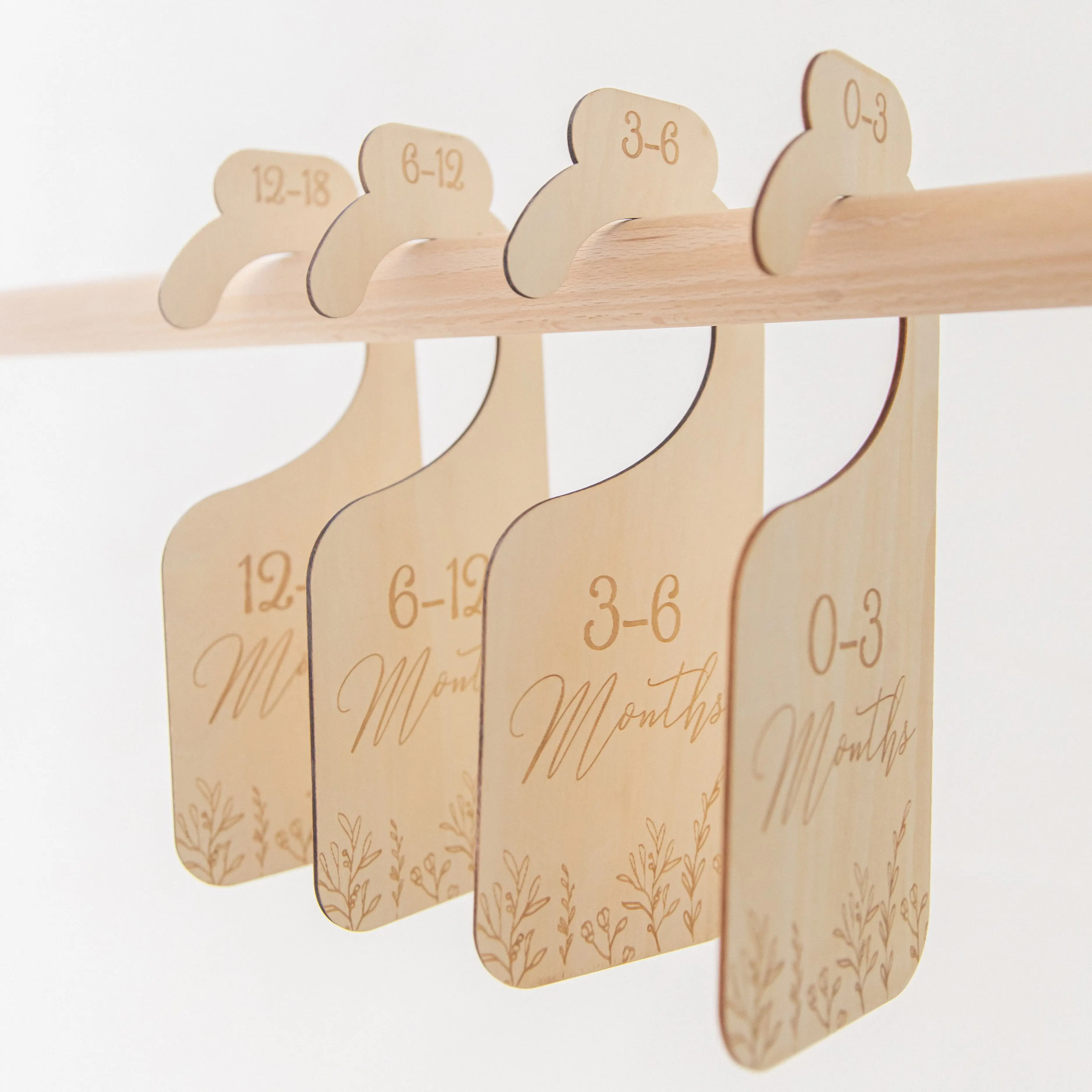 11 pcs/set Wooden Baby Clothing Size Dividers Nursery Closet Clothes Organizers Baby Wardrobe Dividers Newborn Gift
