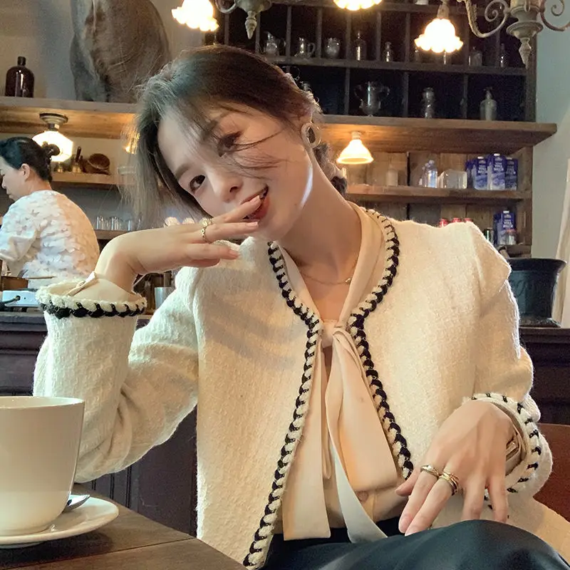

2020 Autumn and Winter New French Retro Design Short Jacket Women's Shirt