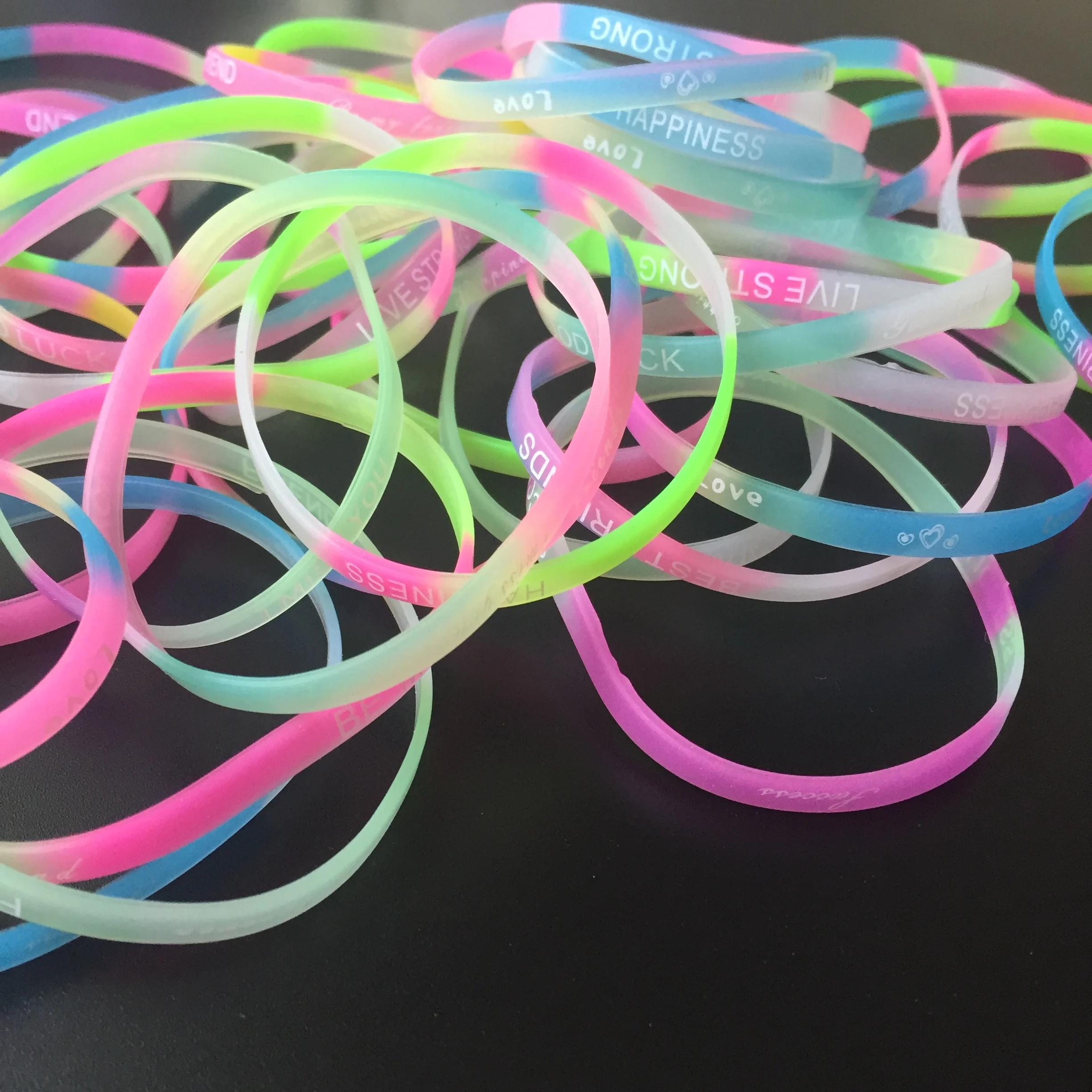 30PC Colorful Charm Silicone Bracelets Wedding Gifts Guests Treat Kids Birthday Party Favors Goodie Bags Wrist Decorate Supplies Silicone Bracelets