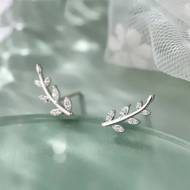 925 Sterling Silver French Simple Pavé Crystal Olive Branch Leaf Stud Earrings Women Light Luxury Temperament Wedding Jewelry stud  earring