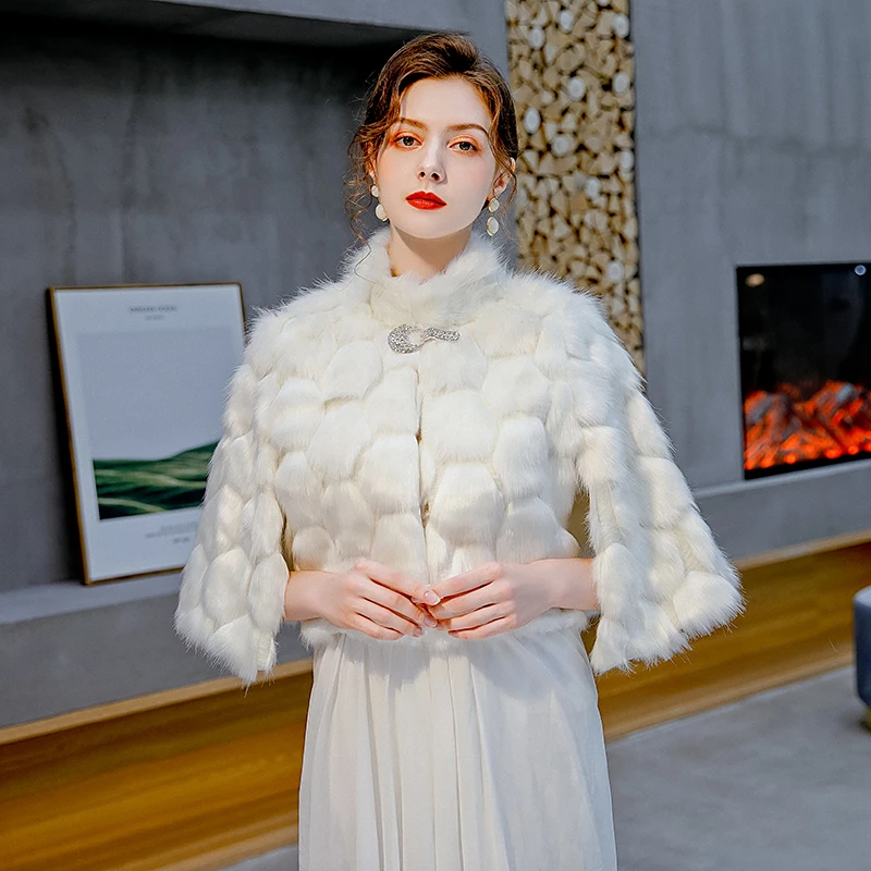 Бежевый Fur Wedding Capes Faux Fur Wedding Wrap Women Bridal Party Jacket High Neckline Winter Bolero Outerwear - Цвет: Бежевый