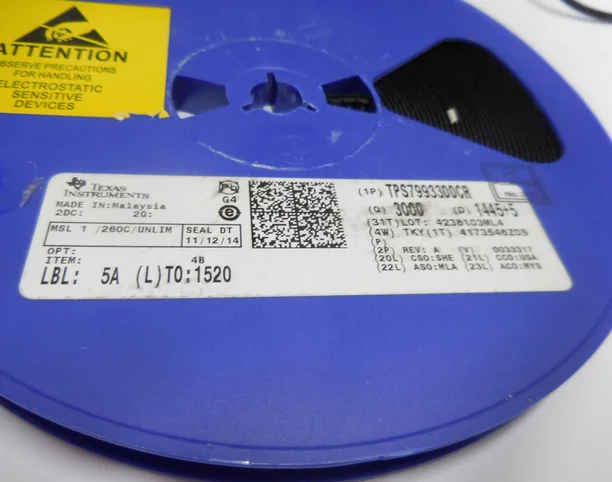 10 шт в упаковке, новая TPS79933DDCR AXX TPS79933 SOT23-5