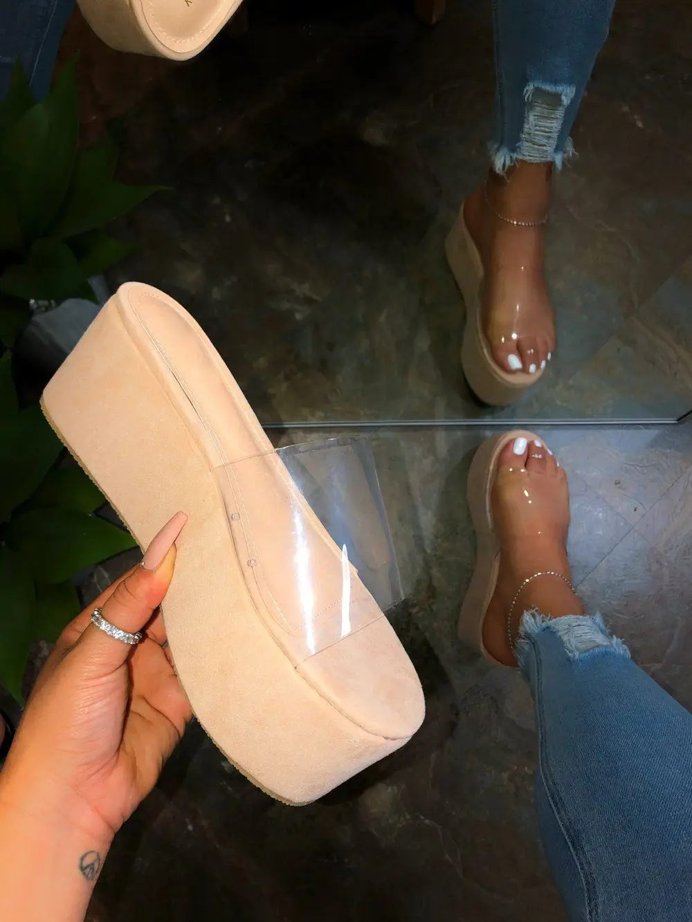 Сандалии из пвх на толстой подошве весну и лето 2020 | Обувь