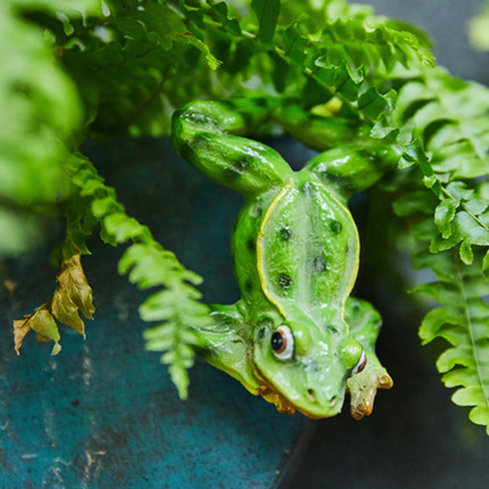 3 Pcs/Set Creative Hanging Climbing Frogs Bonsai Decorative Potted Outdoor Garden Flowerpot Ornaments Home Desk Decor Kids Gift