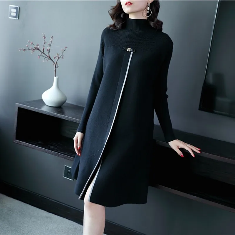 

Photographs of the new curling high collar, medium and long color matching knitted skirt