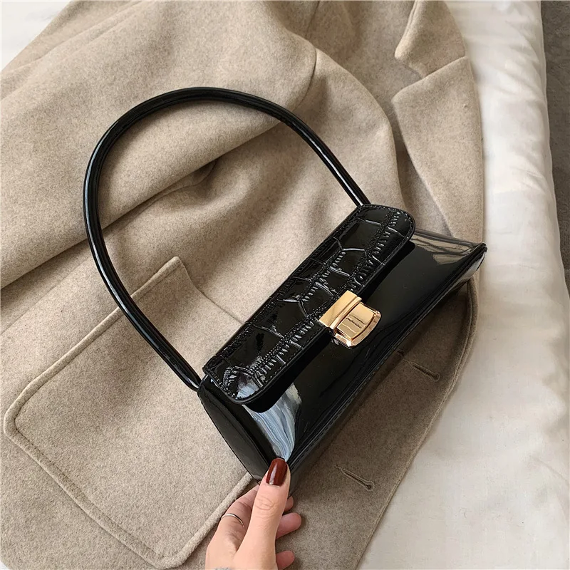 

High-end patent leather niche bag 2019 new Korean wild shoulder bag underarm bag French bag