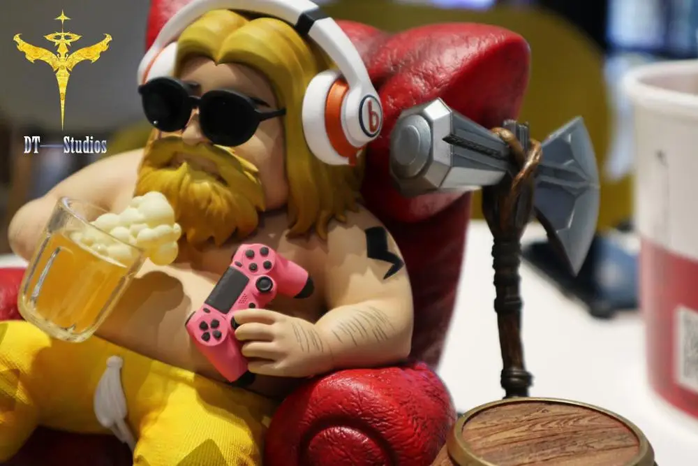Мститель Fat Thor на диване статуя окрашенная модель Q версия DT-Studio