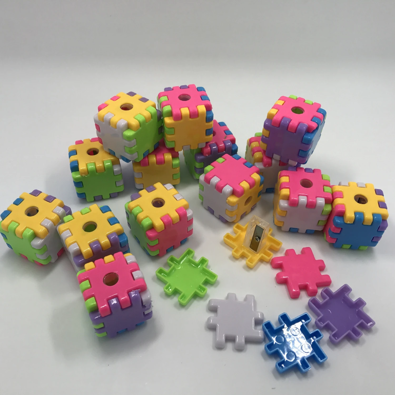 

1 Pieces Lytwtw's Creative Kawaii Cartoon Rubik's Cube Pencil Sharpener School Office Supply Stationery Gift For Kid