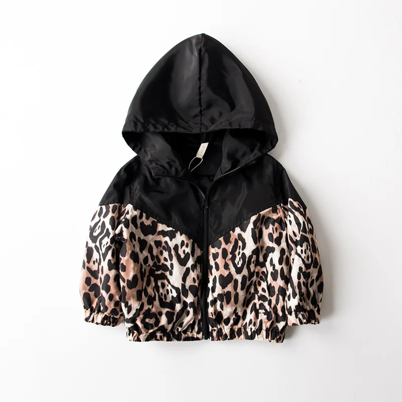Модная осенняя куртка для маленьких девочек, одежда, леопардовое пальто с капюшоном и длинными рукавами на молнии, верхняя одежда От 1 до 7 лет