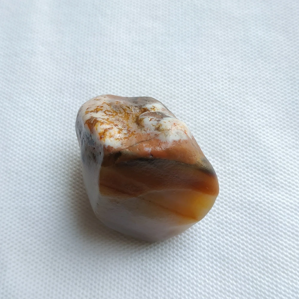 Natural beautiful stone Ornamental raw stone raw agate Silk Road Collectibles unique collection Natural beautiful stone Ornamental raw stone raw agate Silk Road Collectibles unique collection