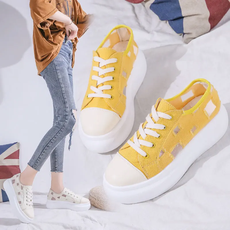 

2019 Fashion Women's Nurse Shoes All-Match Casual Female Sneakers Clogs Platform Round Toe Modis New Nursing Cross Creepers