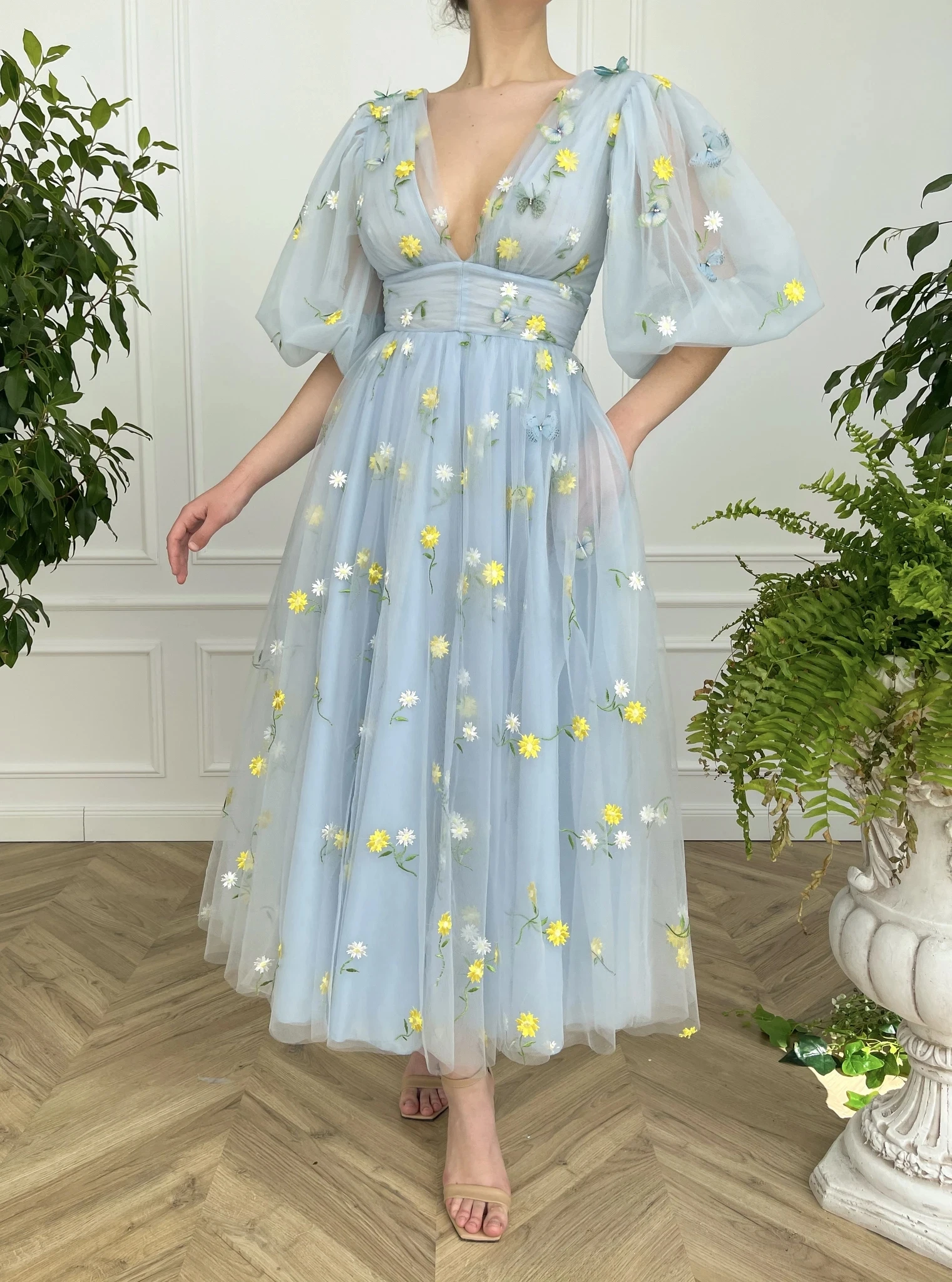 LORIE Deep V-Neck Blue Tulle Midi Prom Dresses Half Puff Sleeves Embroidered Lace Prom Gowns Tea-Length Wedding Party Dresses