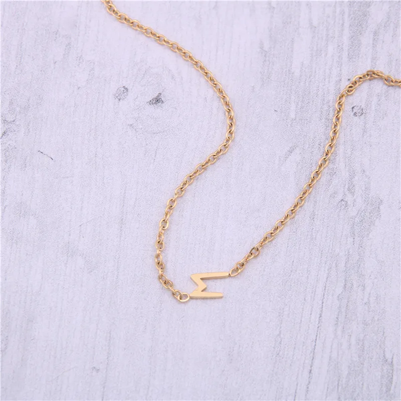 

Non-mainstream Design M Lettered Simple Retro Shaking Voice Network Red-Pendant Necklace Choker for a Girlfriend Birthday Gift