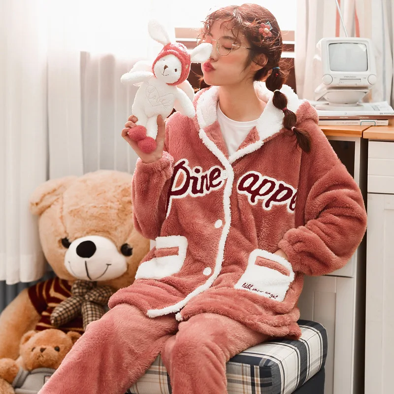 

The new Korean version of plush pajamas for women's home wear winter flannel warm spring and autumn suit