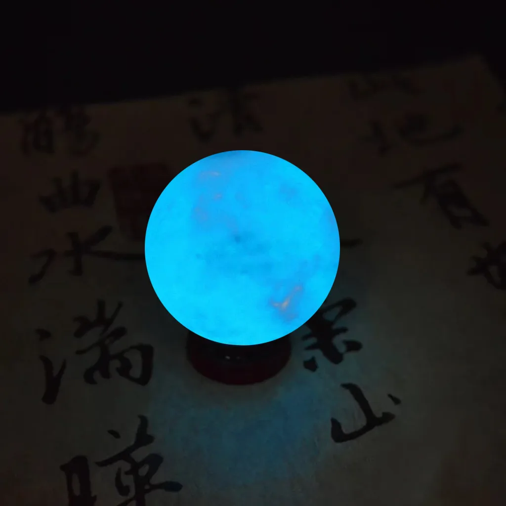 

Amazing Fluorescent Ball 35MM Blue Luminous Glowing Stone Quartz Crystal Sphere Bedroom Decoration Ball Glow Stone a Best Gift