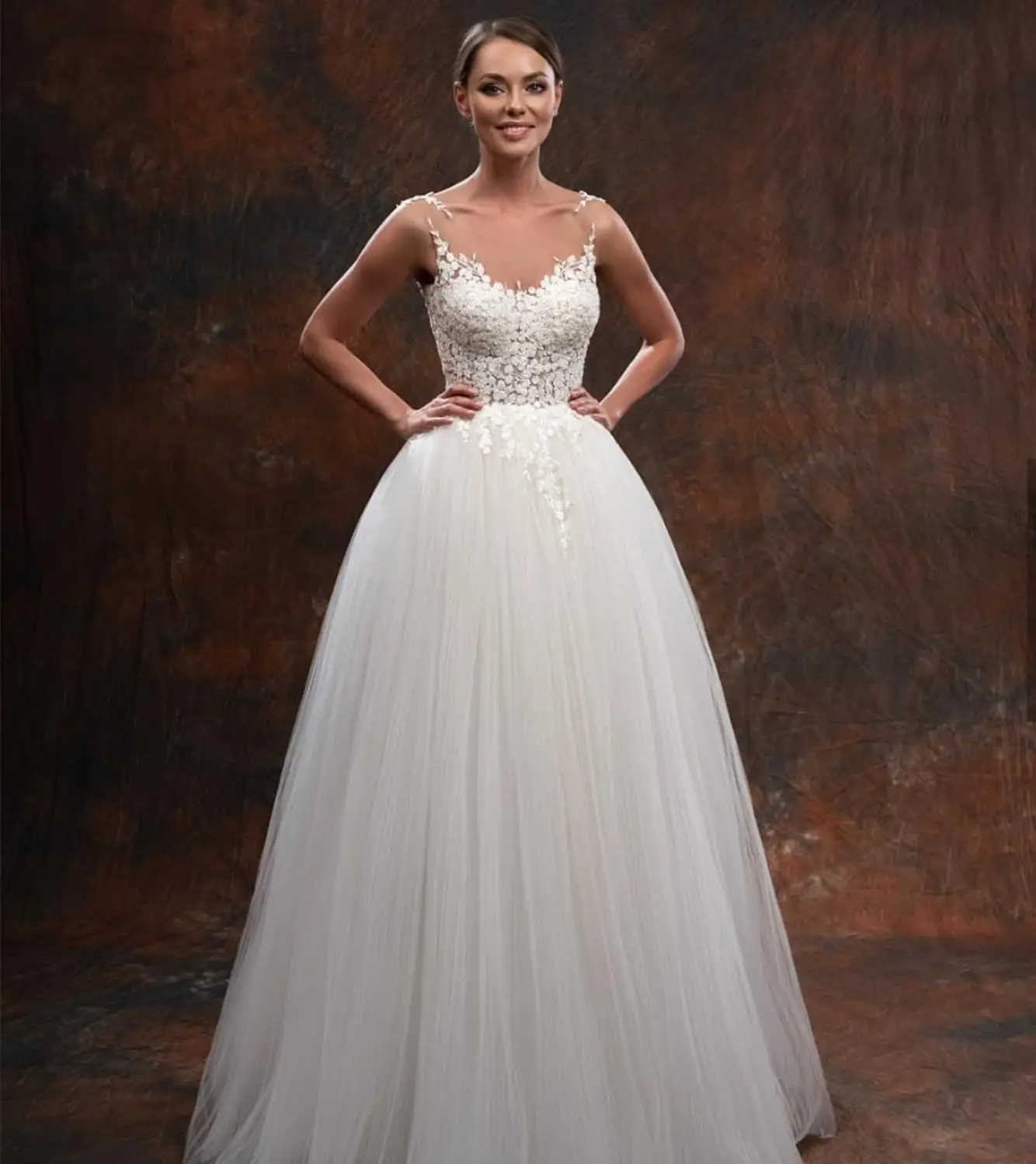 

2020 custom Wedding Dress Scoop Spaghetti Strap A-Line Tulle Bridal Gowns High Quality White Backless Sleeveless Elegant vesti