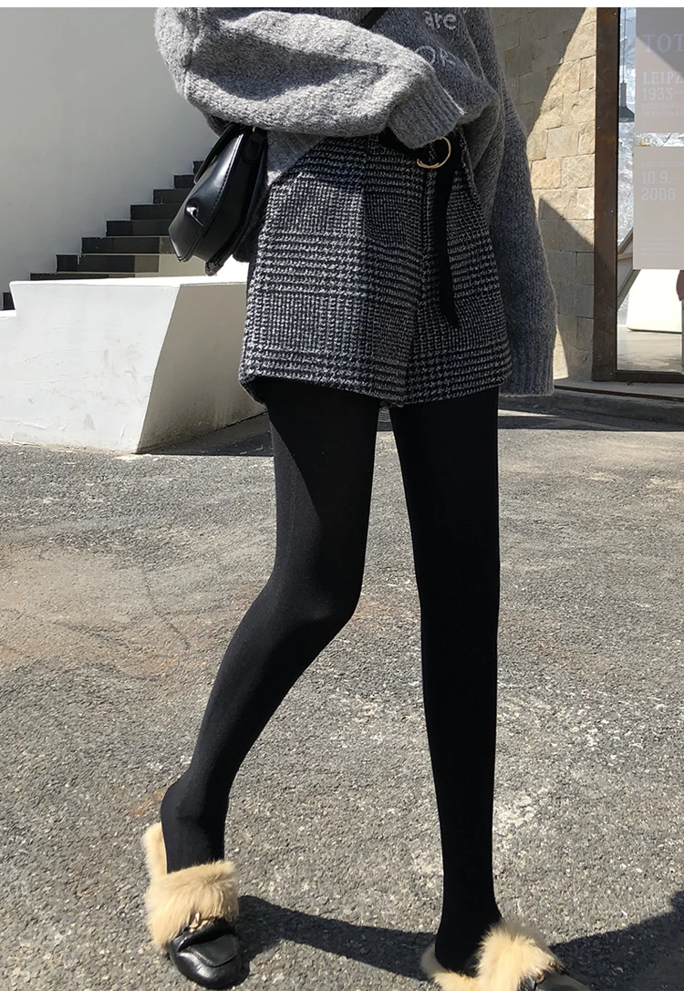 New Autumn Winter Wool High Waisted Shorts for Women Korean Plaid Wide Leg Shorts Femme Casual Loose Boots Womens Shorts