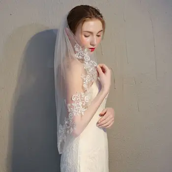 

Two-Layer Women Short Wedding Veil Embroidered Glitter Silver Wire Floral Lace Trim 2 Tier Delicate Bridal Mesh Veil With Comb