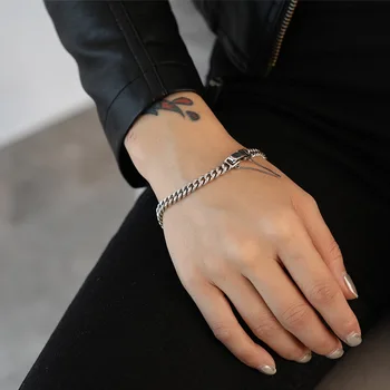 

The S925 bracelet is cool and retro, making old chain bracelets