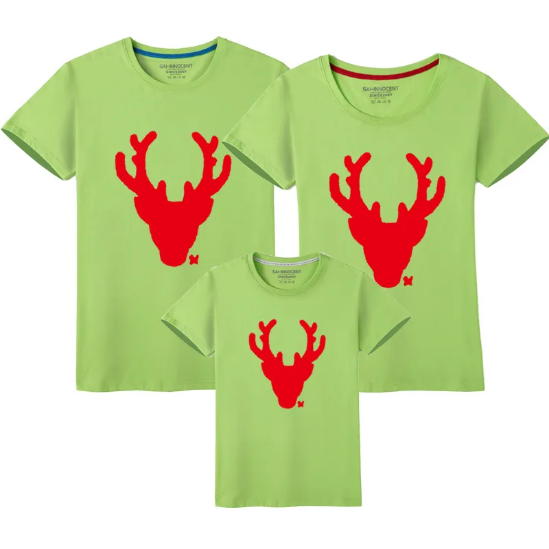 thumbnail image 5 of Regalo de Año Nuevo Ropa familiar a juego para Navidad Camisetas de manga corta para madre e hija Camisetas con estampado de reno y alce navideños Top rojo, 5 of 5