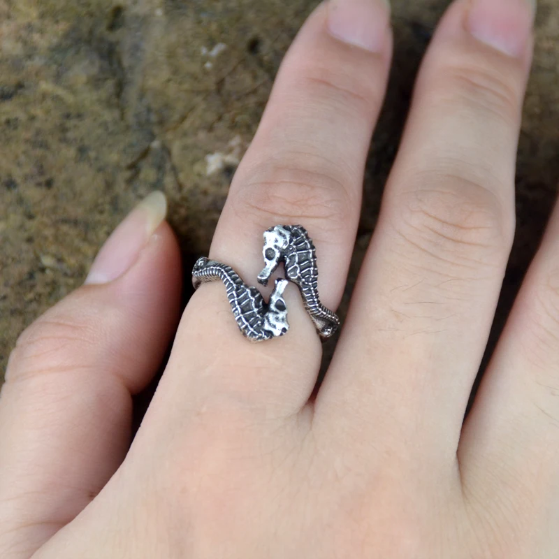 

Adjustable Double Seahorse Ring Marine Life Jewelry